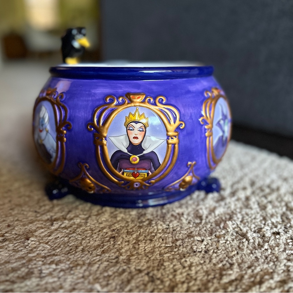 Disney Magic Mirror Cauldron